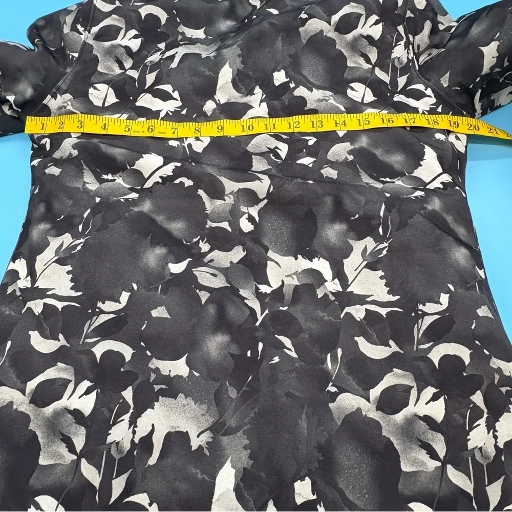 Under Armour Storm Kids Floral Camo Black and Gray Heavy Weight Jacket Size YLG